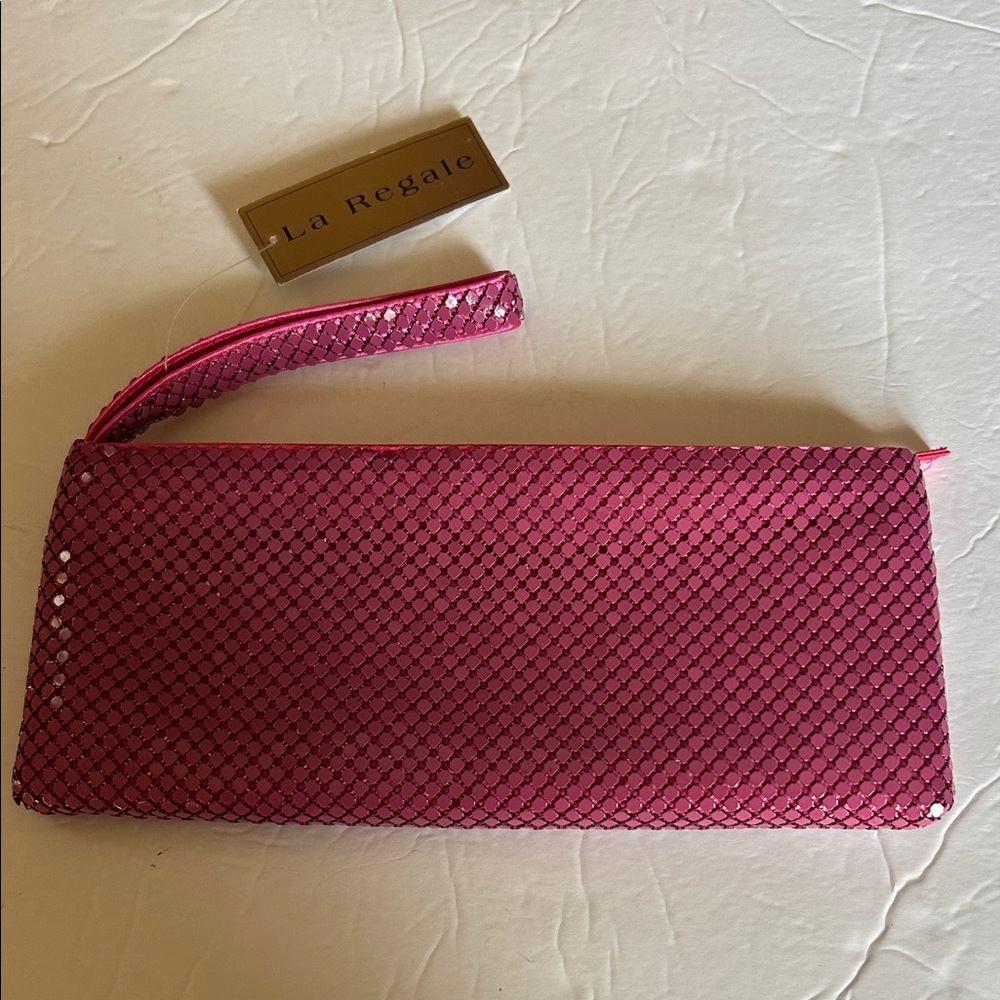 La Regale Fuchsia Textured Wristlet